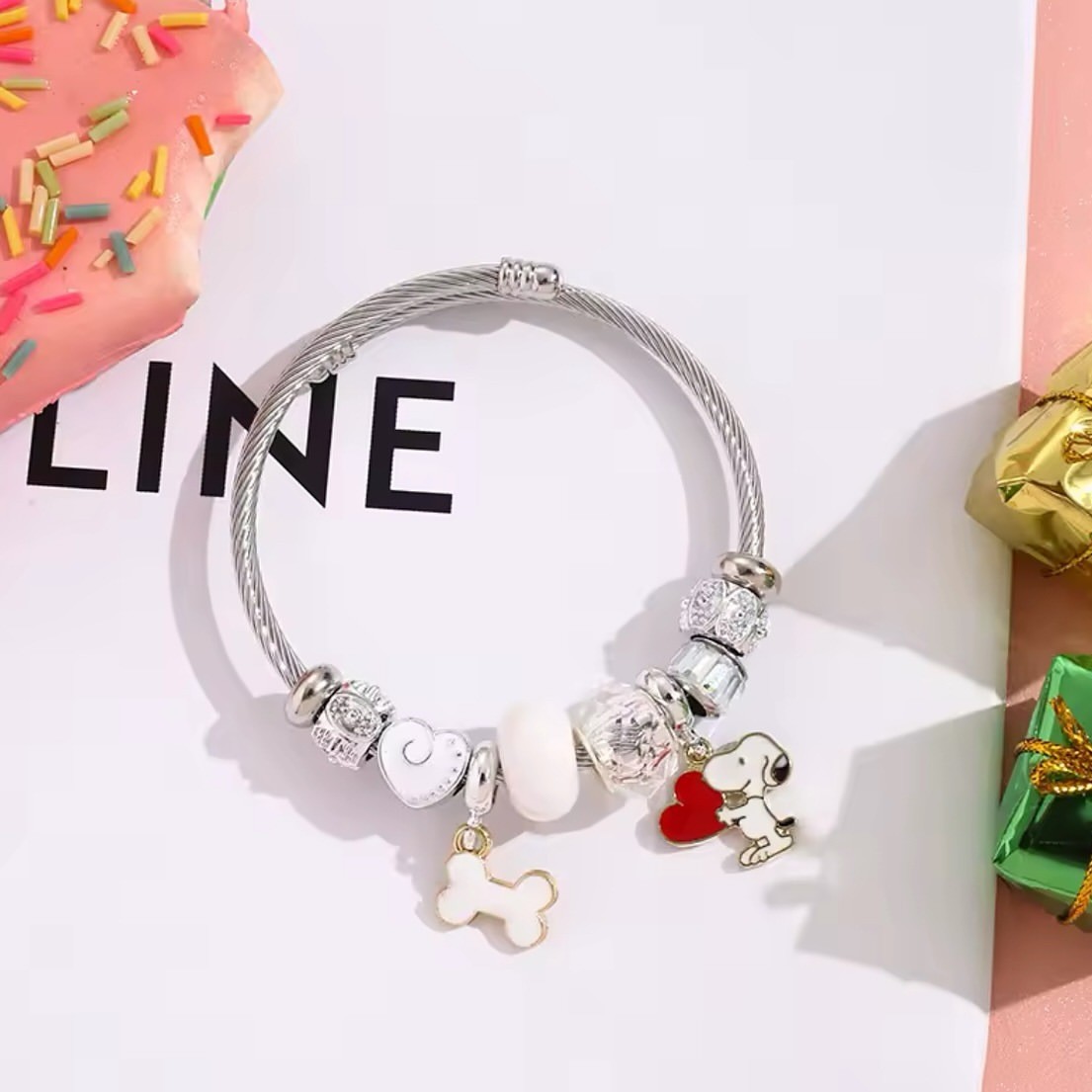 Leuke Cartoon Snoopy Bone Hear - Jewelry Making Accessories recensie en prijs